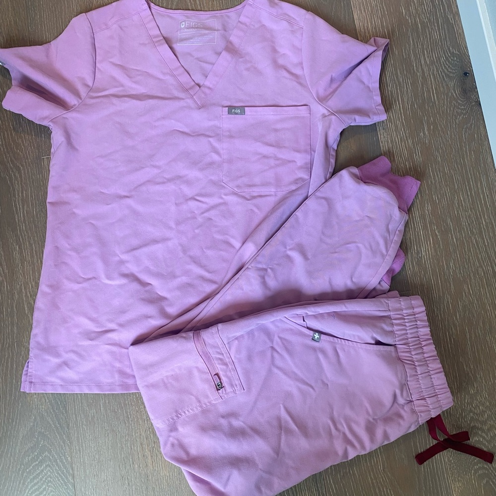 Figs Limited Edition Chalk Pink Scrub Set M/MP